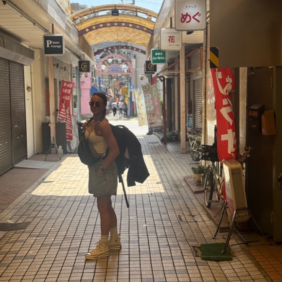 Meet your Posher, Amanda - Picture 4 of 8